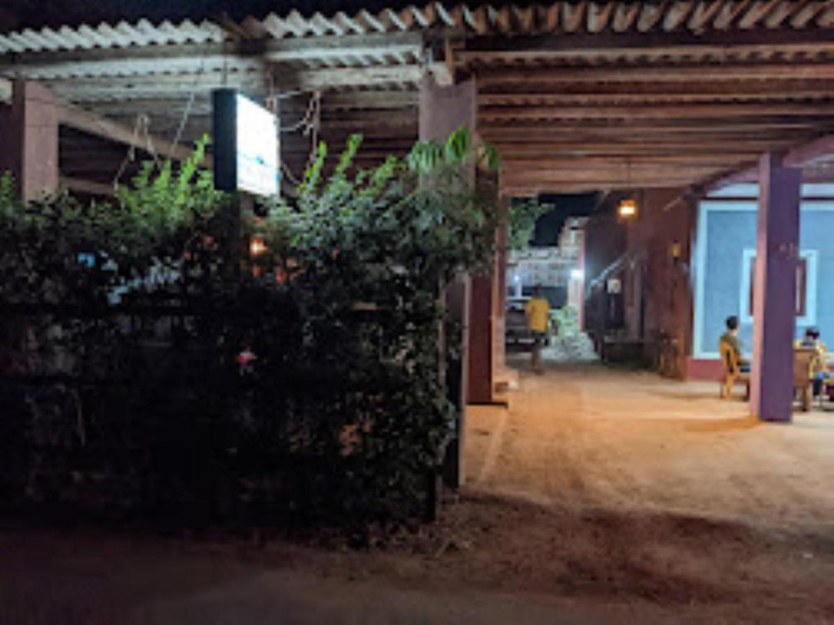 ホテル Sai Sadan Residency,Diveāgar エクステリア 写真