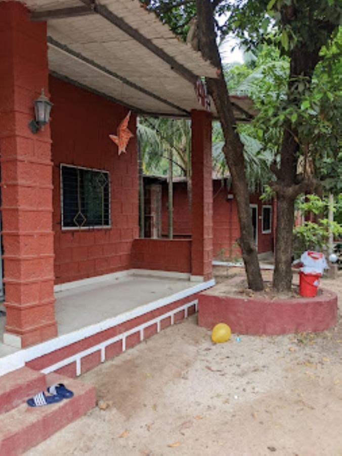 ホテル Sai Sadan Residency,Diveāgar エクステリア 写真