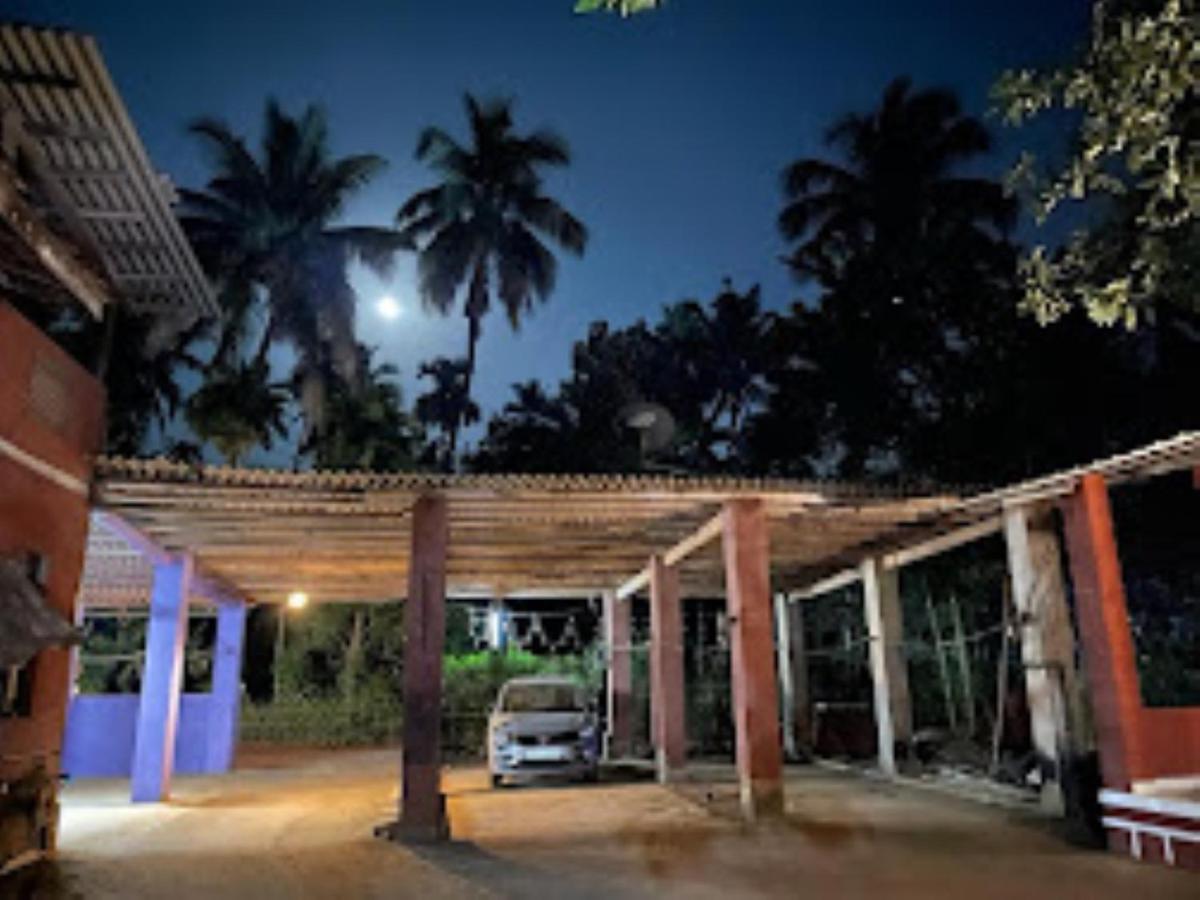 ホテル Sai Sadan Residency,Diveāgar エクステリア 写真